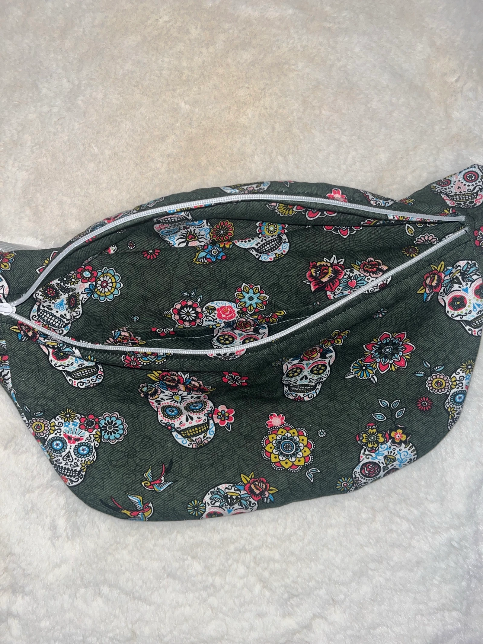 Riñonera con diseño de calavera – photo 2